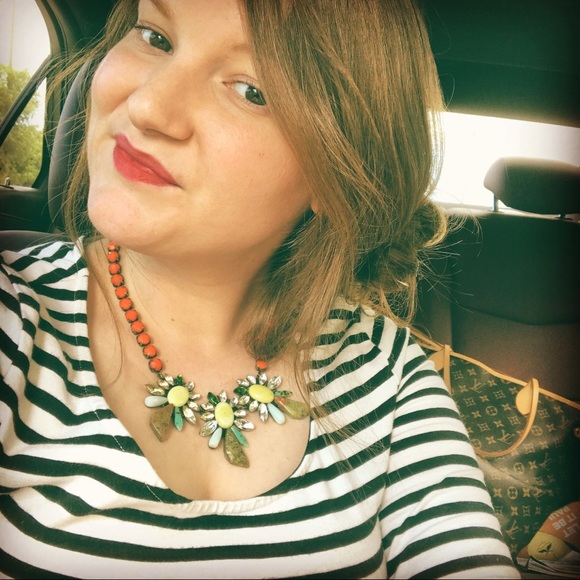 Hey Poshers!! Welcome to my closet! ♥️ - Picture 2 of 8